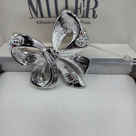 Vintage NIB Nolan Miller Silver-tone Bow Brooch With Rhinestones - Picture 6 of 6